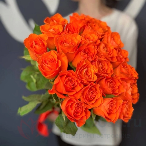 до 25 роз FunRose 25 Ярко-оранжевых роз (40 см) 