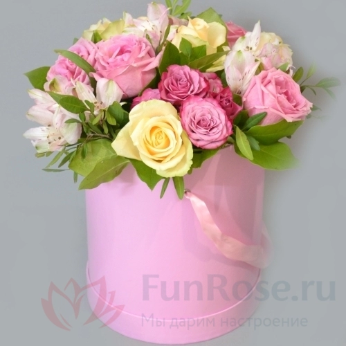 Цветы в коробке FunRose Трепетная любовь (30 см) 