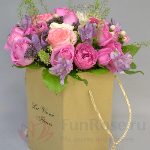 Цветы в коробке FunRose Розы в коробке (40 см) 