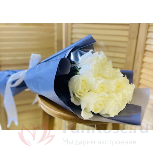 до 25 роз FunRose 17 Роза Россия Белая (50 см) 