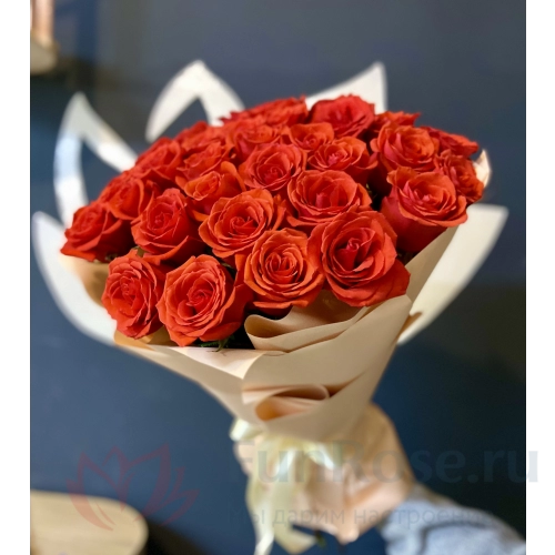 до 51 роза FunRose 31 Роза Эквадор Оранжевая (70см) 