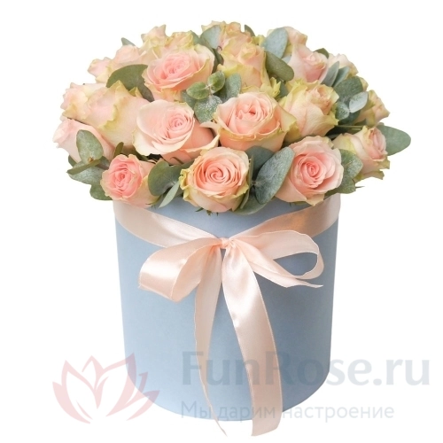 Цветы в коробке FunRose Нежность в коробке (35 см) 
